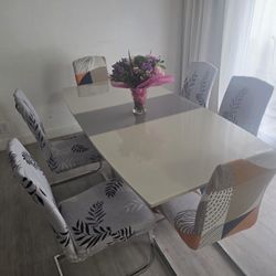 Rooms To Go Modern Dining Table Set.  Seats 6 