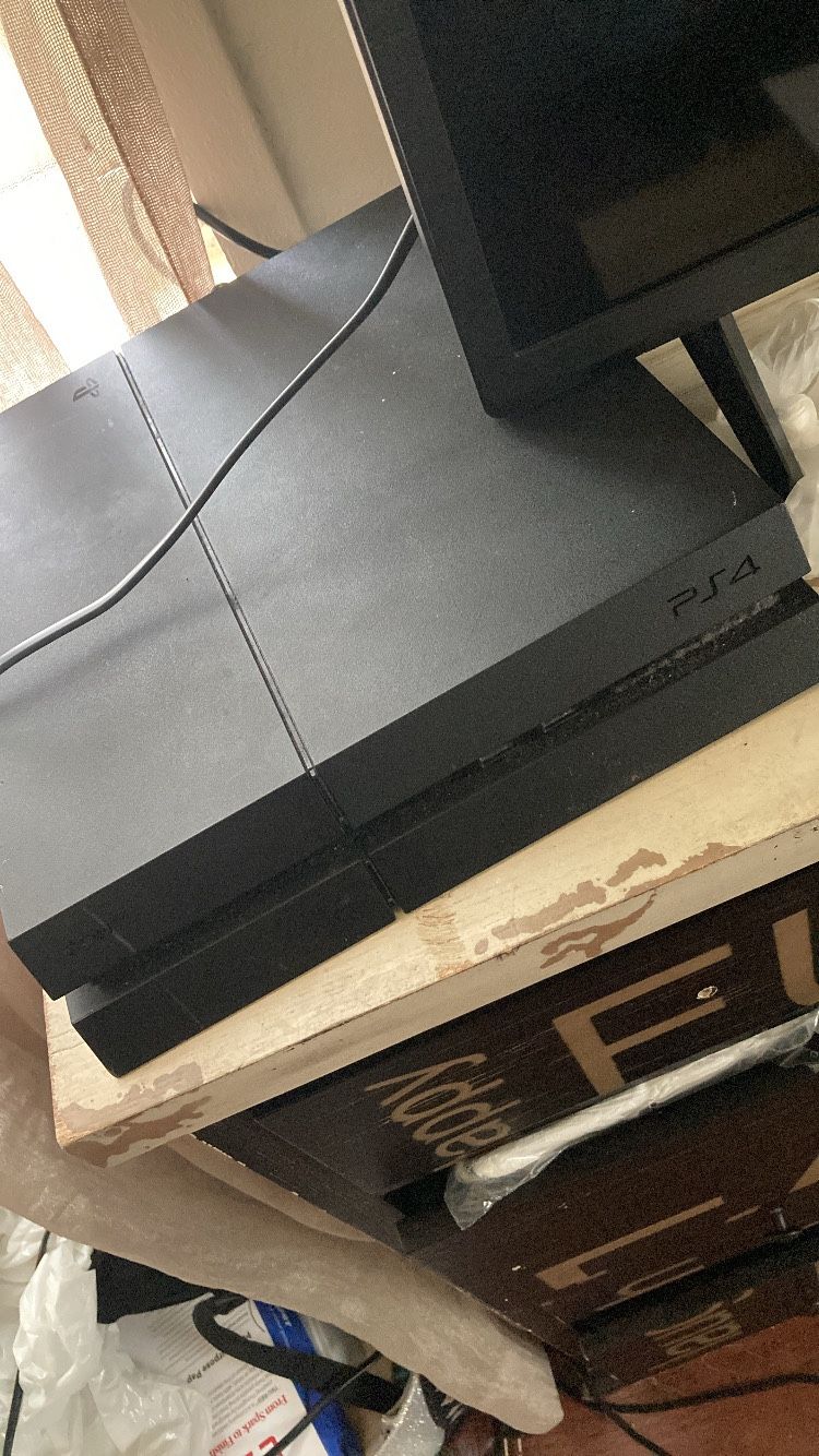 Ps4 /TV Everything Still Fresh!