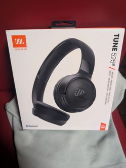 JBL Tune 525 BT wireless headphoes