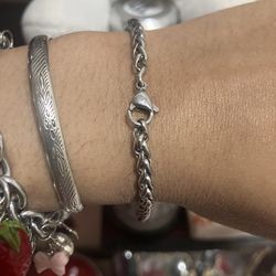 ($11) 7 inch stainless steel bracelet