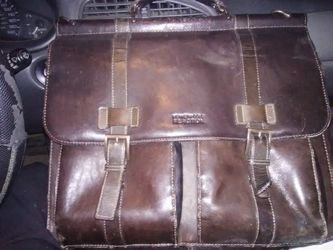 Kenneth Cole reaction messenger bag