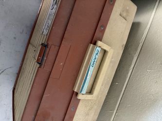 Fishing tackle box
