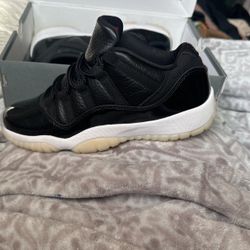 Jordan 11s 72-10 Size 7y