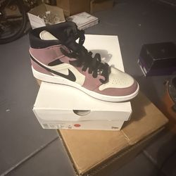 Jordan , One Mid Light Mulberry