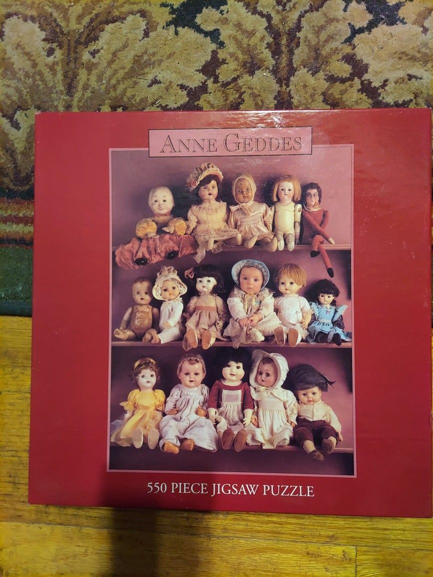 Anne Geddes Creepy Dolls 550 Piece Puzzle