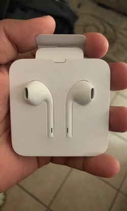 Apple headphones wired