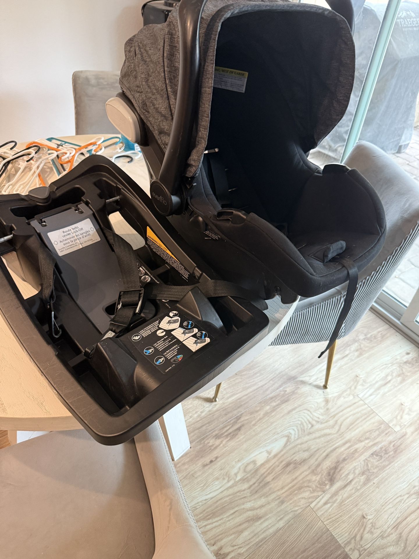 Car Seat + base- Even Flo