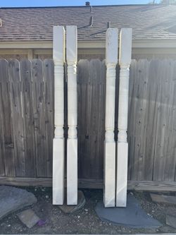 2 Colonial-Style Porch Posts