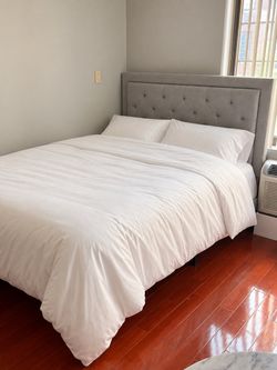 Bed frame - Queen size