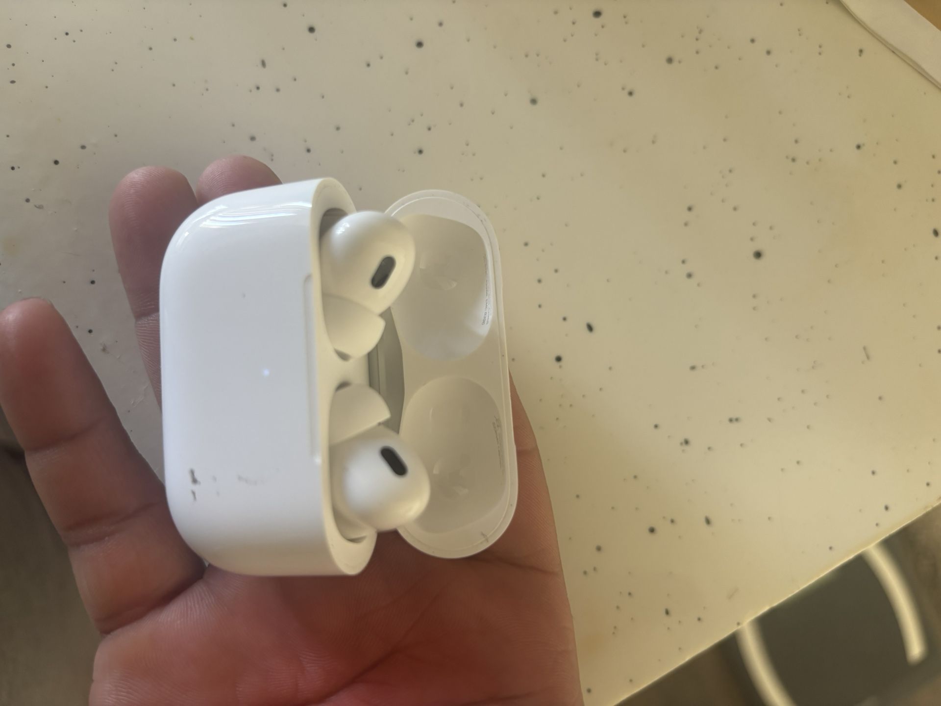 Apple AirPods Gen 2