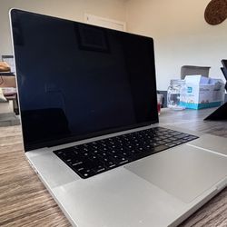 MacBook Pro 16’ (2021)