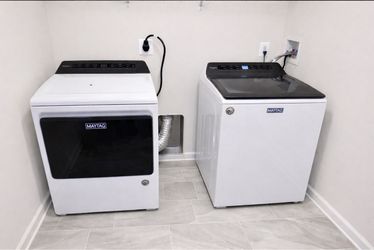 Maytag Washer and Dryer Set Free delivery and installation