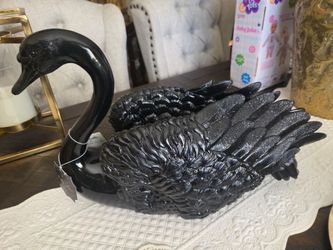 Large  swan decor