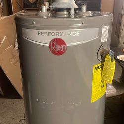 Water Heater 40 Gallons $250 