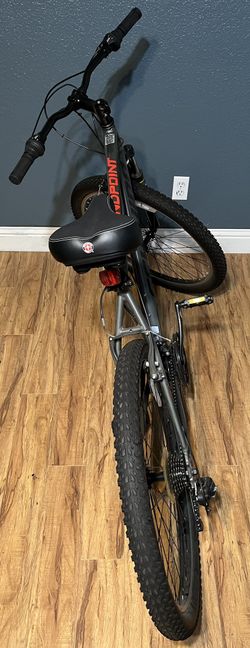 Schwinn Men s Standpoint 27.5 Mountain Bike and Schwinn Bike Pump