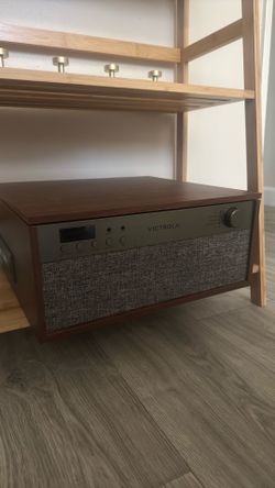 Vinyl player