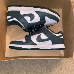 Dunk Size 8 $55