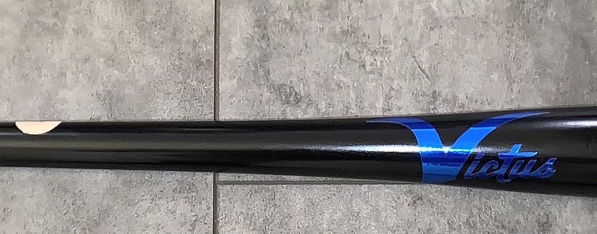 New 32” Victus Maple Wood Bat (-3) Black/Blue