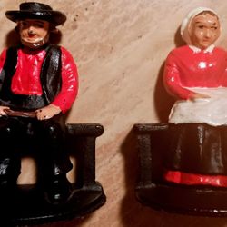 Vintage. Cast Iron. Amish. Husband And Wife. Book ends. Statues.