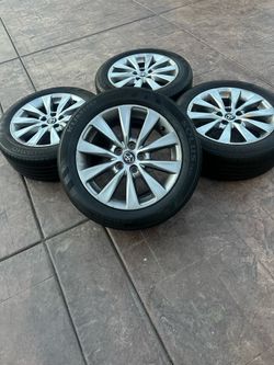 Toyota Cambry wheels and tires