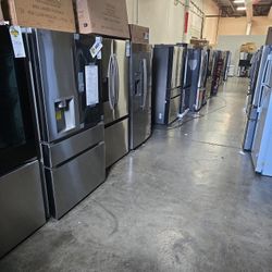 Tons Of Fridges In Stock! 60 Percent Off Retail Price
