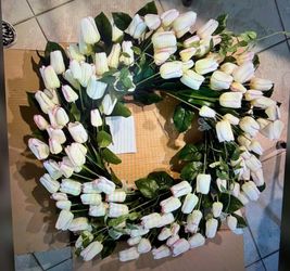 Large tulip wreath - new in box