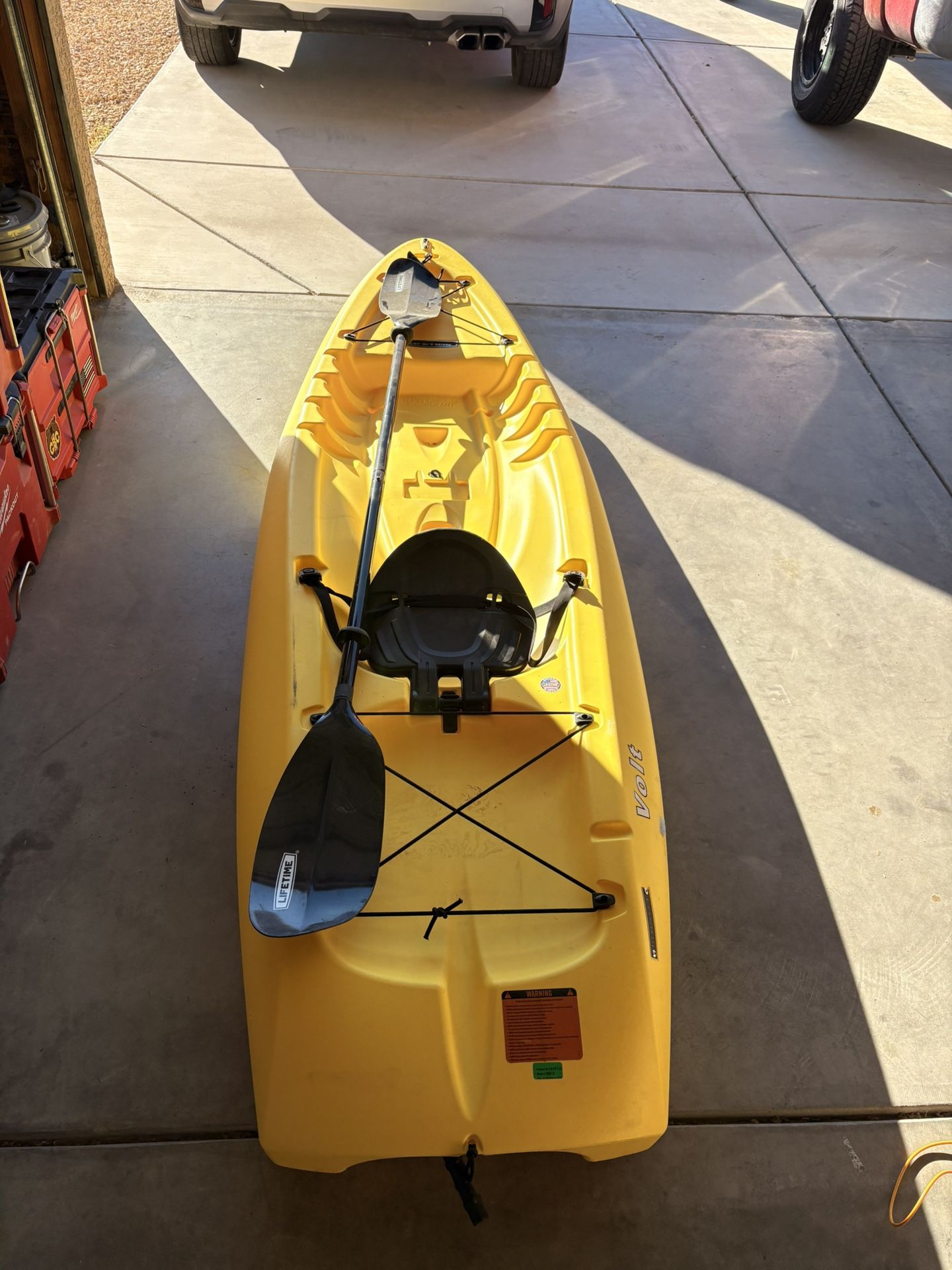 8’-6” Lifetime Plastic Kayak With Ore 