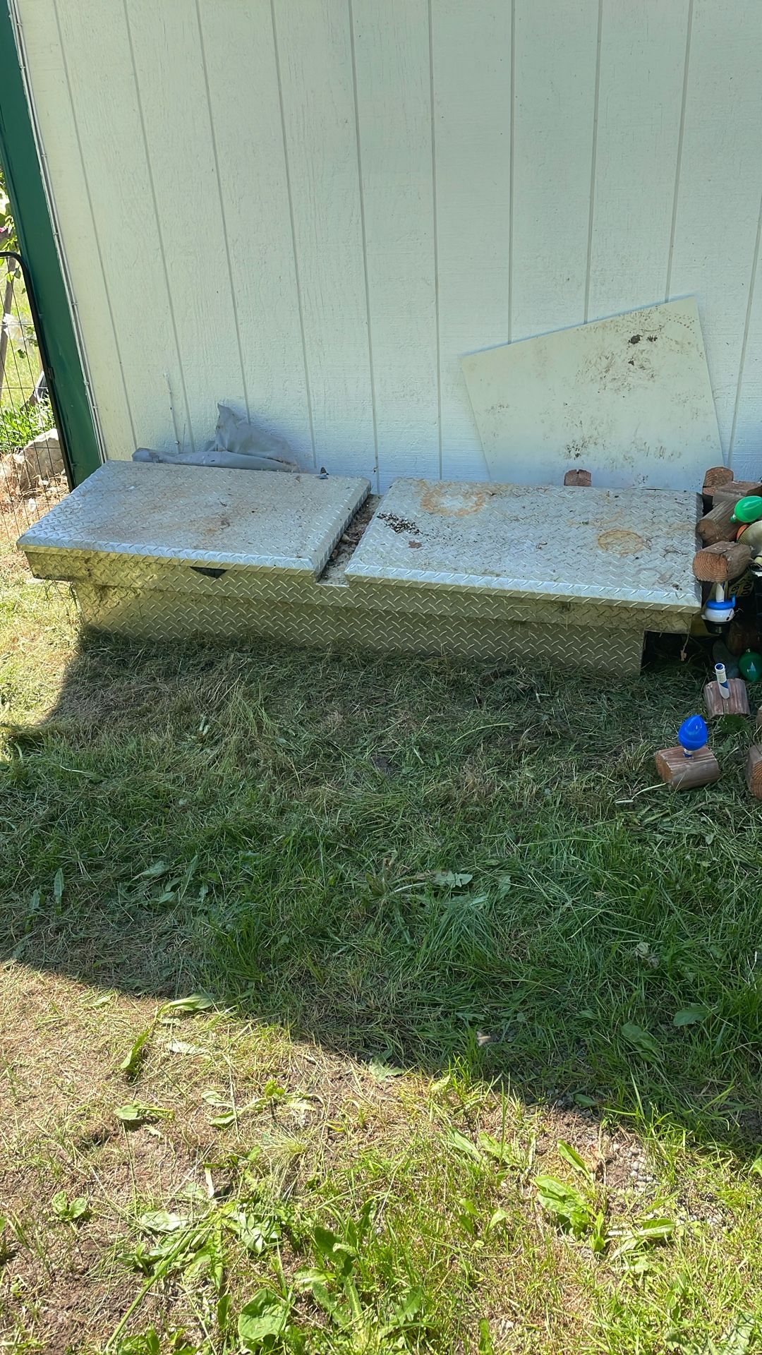 Free Pickup Truck Storage Box, Fit In An F250, No Keys