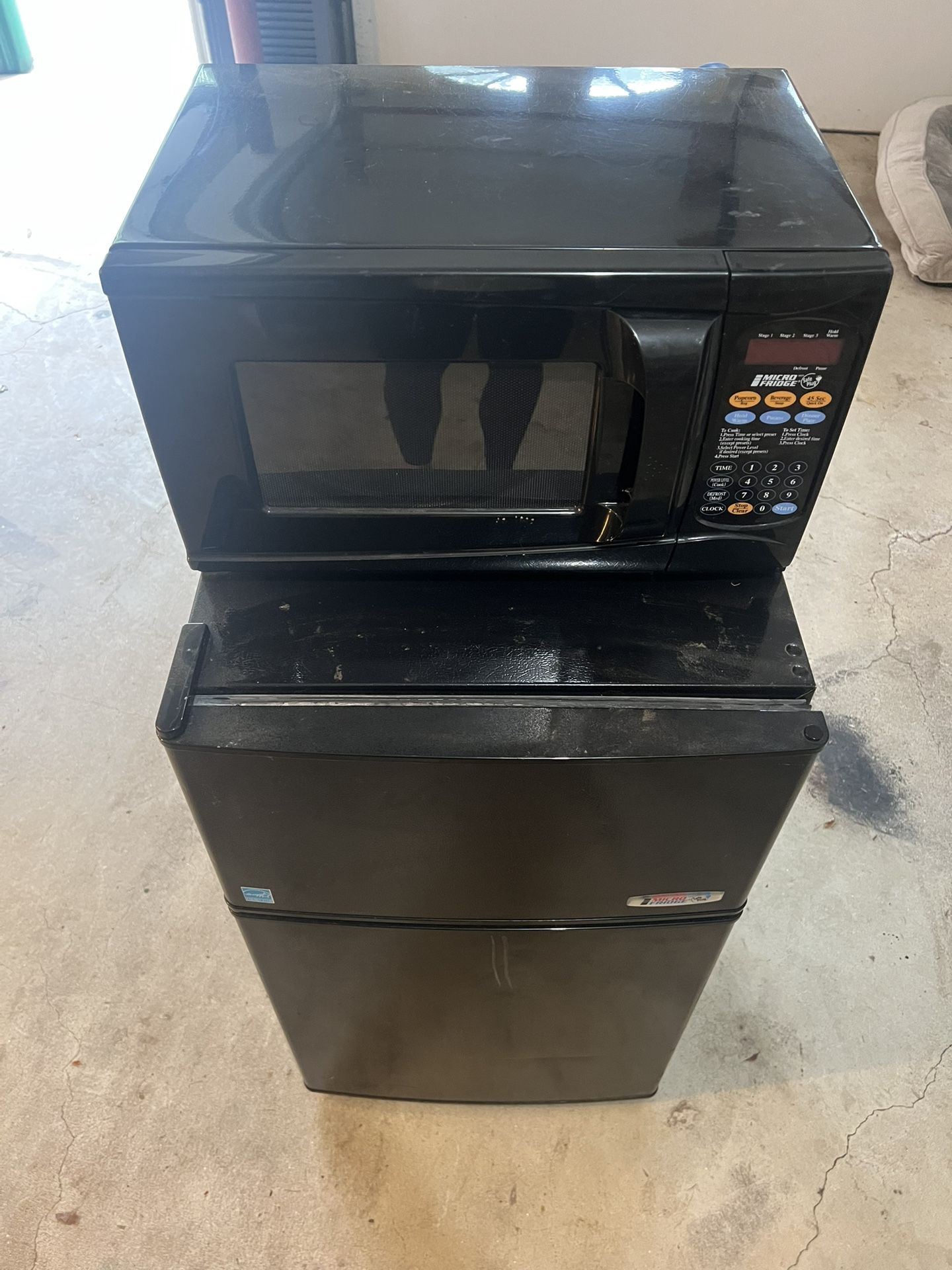 Micro Fridge Mini Fridge, Freezer and Microwave Combo