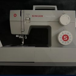 SINGER Heavy Duty Sewing Machine 