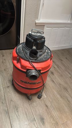 Genie Wet/Dry Shop Vacuum