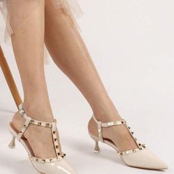 Point Toe Pyramid Heeled Pumps, Fashionable Beige Ankle Straps Size 8 (40)