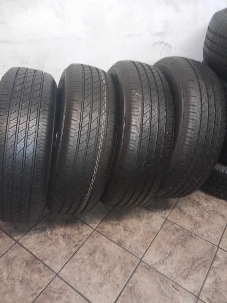 Used Michelin P255/70R18 set of 4 tires