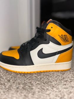 Air Jordan 1 Retro High OG 'Taxi' (Yellow Toe)