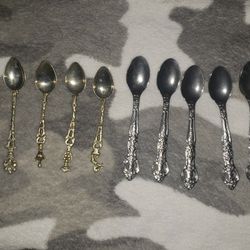 Exquisite 16 antique & vintage demi tea spoons with 1 box