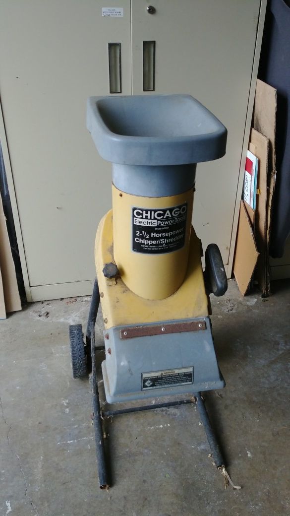 Chicago Electric 2 1/2 HP Chipper/Shredder