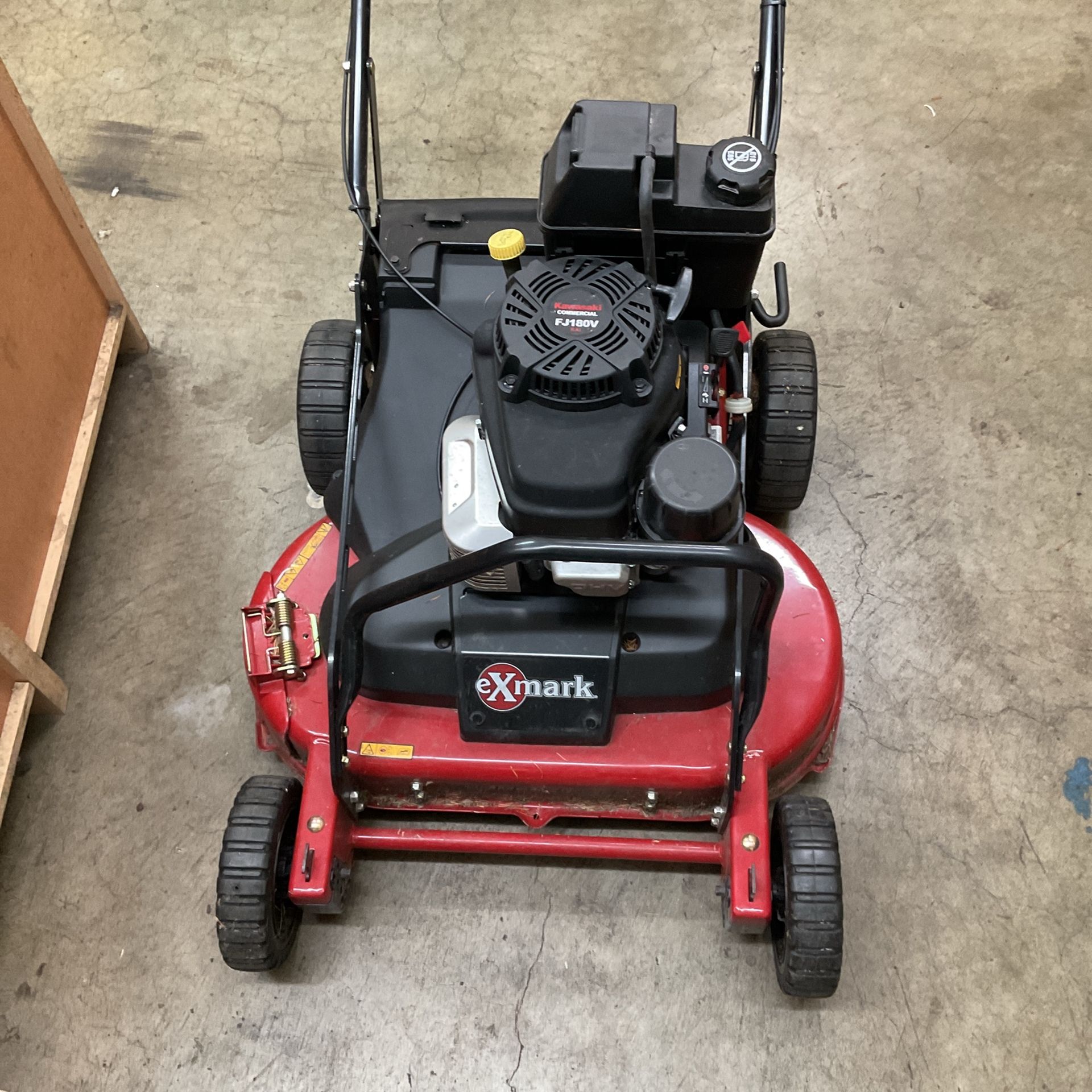 EXMARK Self Propelled 30” Commercial - Push Mower