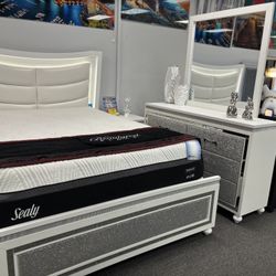 White Bedroom Set W/ Built-in LED Lights & Glitter Accents For Sale ( Brand New) FREE MATTRESS 