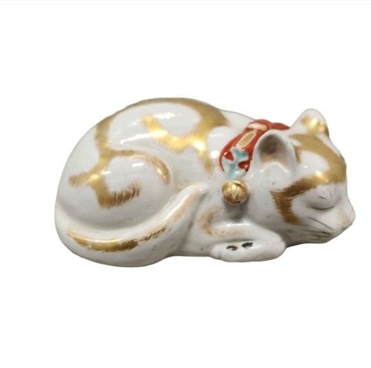 Vintage 1930s Kutani White Gold Japanese Sleeping Cat