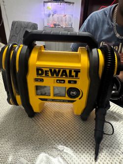 DeWalt 20V Lithium Ion Portable Inflator