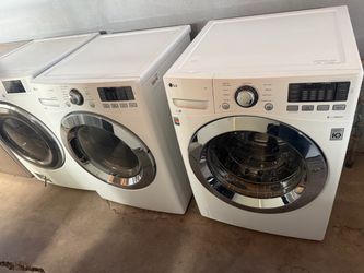 LG Front Load Washer and Dryer Set electric 4.5/7.4 cuft