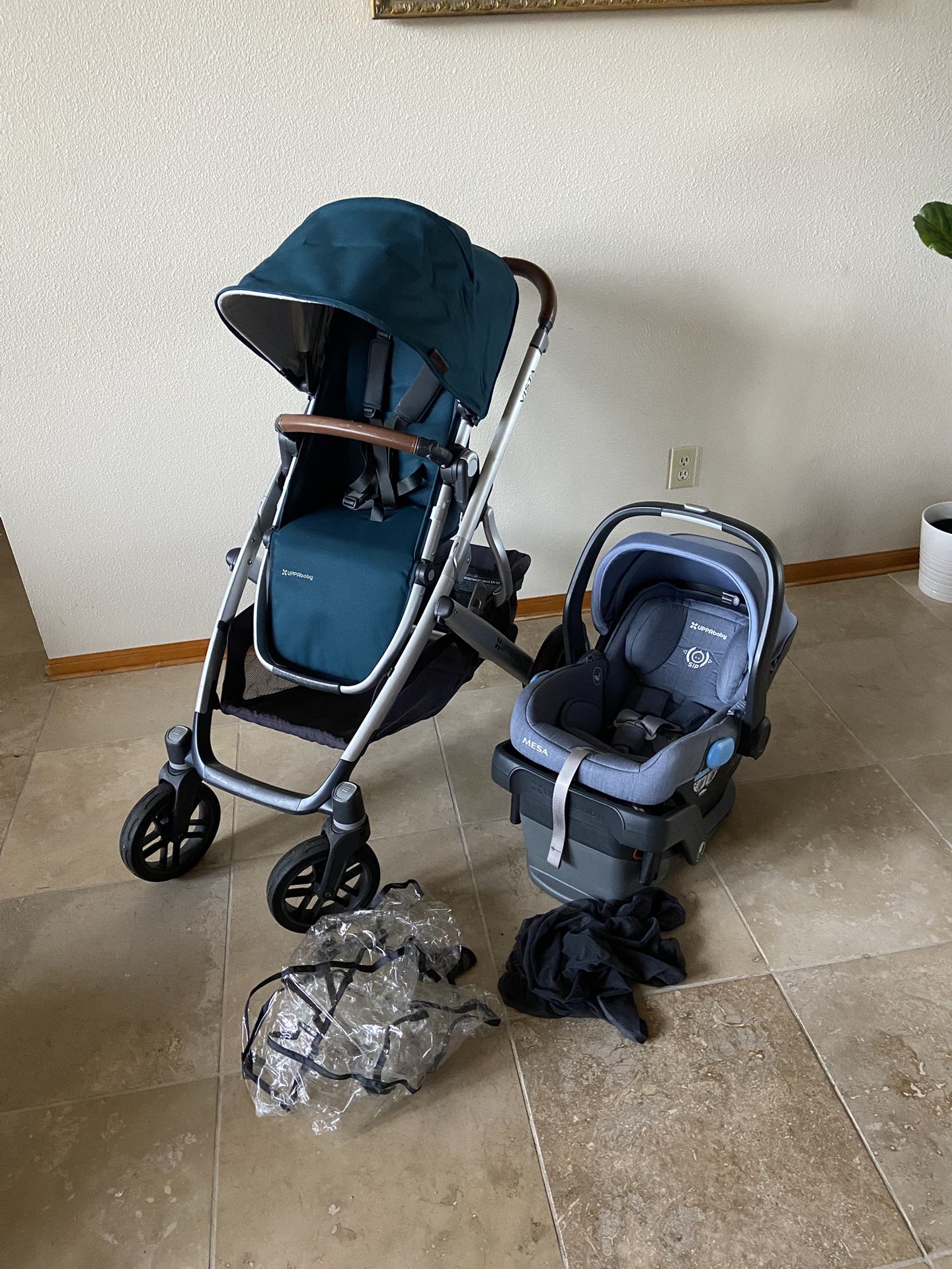 Uppababy Vista V2 Stroller With Car Seat Finn