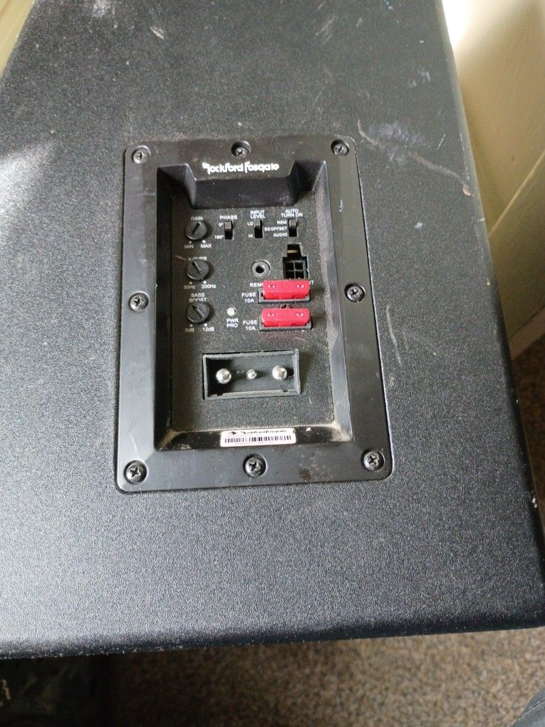 Rockford Fosgate 12 Equalizer As Well And Built-in Amp