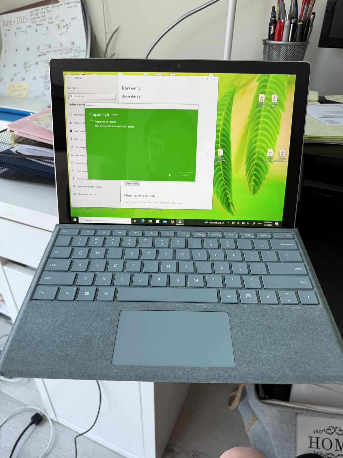 π» Microsoft Surface Pro 2017 β i7, 8GB RAM, Keyboard & Pen Bundle!