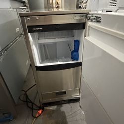 🔥 New Open Box – Price Today $1,999 🔥  Scotsman Brilliance 80 lb. 15-Inch Outdoor-Rated Nugget Ice Maker Model: SCN60PA-1SU Condition: New Open Box 
