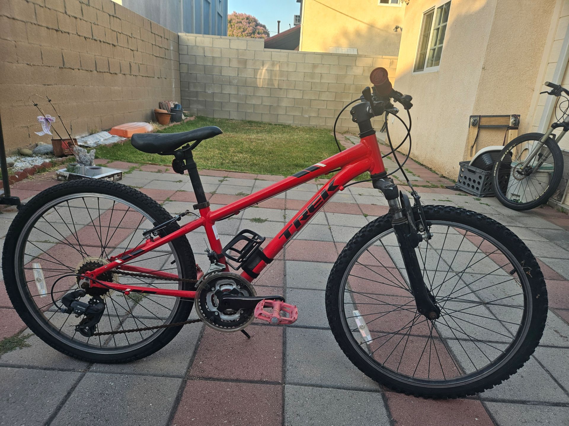 Trek 24 mountain bike