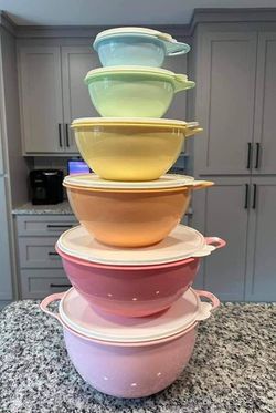 Thatsa Bowl Set Of 6 Tupperware New Pink Orange Blue Green for Sale in  Stanton, CA - OfferUp