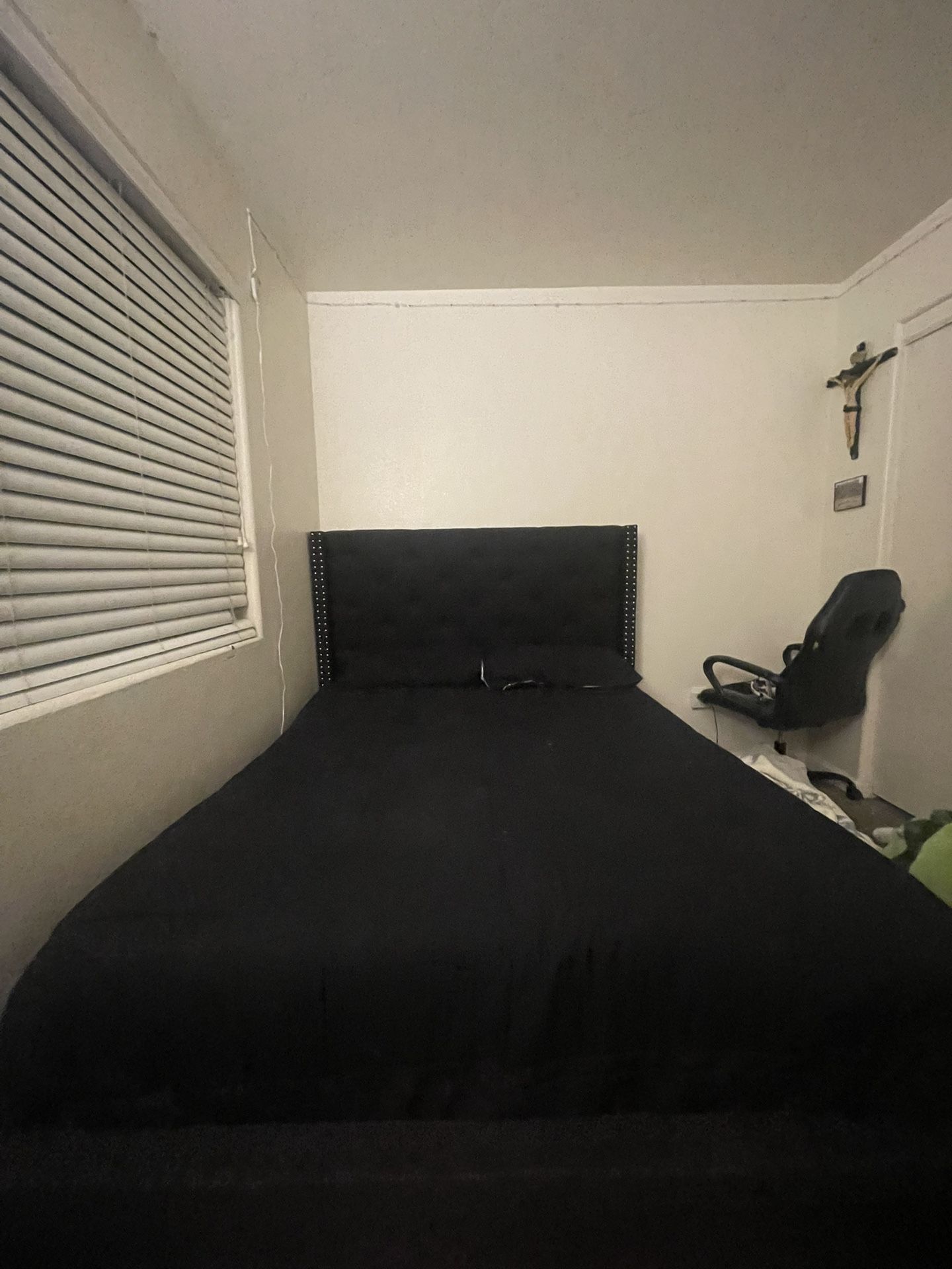 Queen Size Bed 