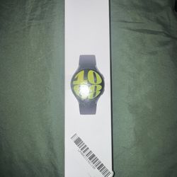 Samsung Galaxy Watch 6 – 44mm Bluetooth – Like New (Graphite)