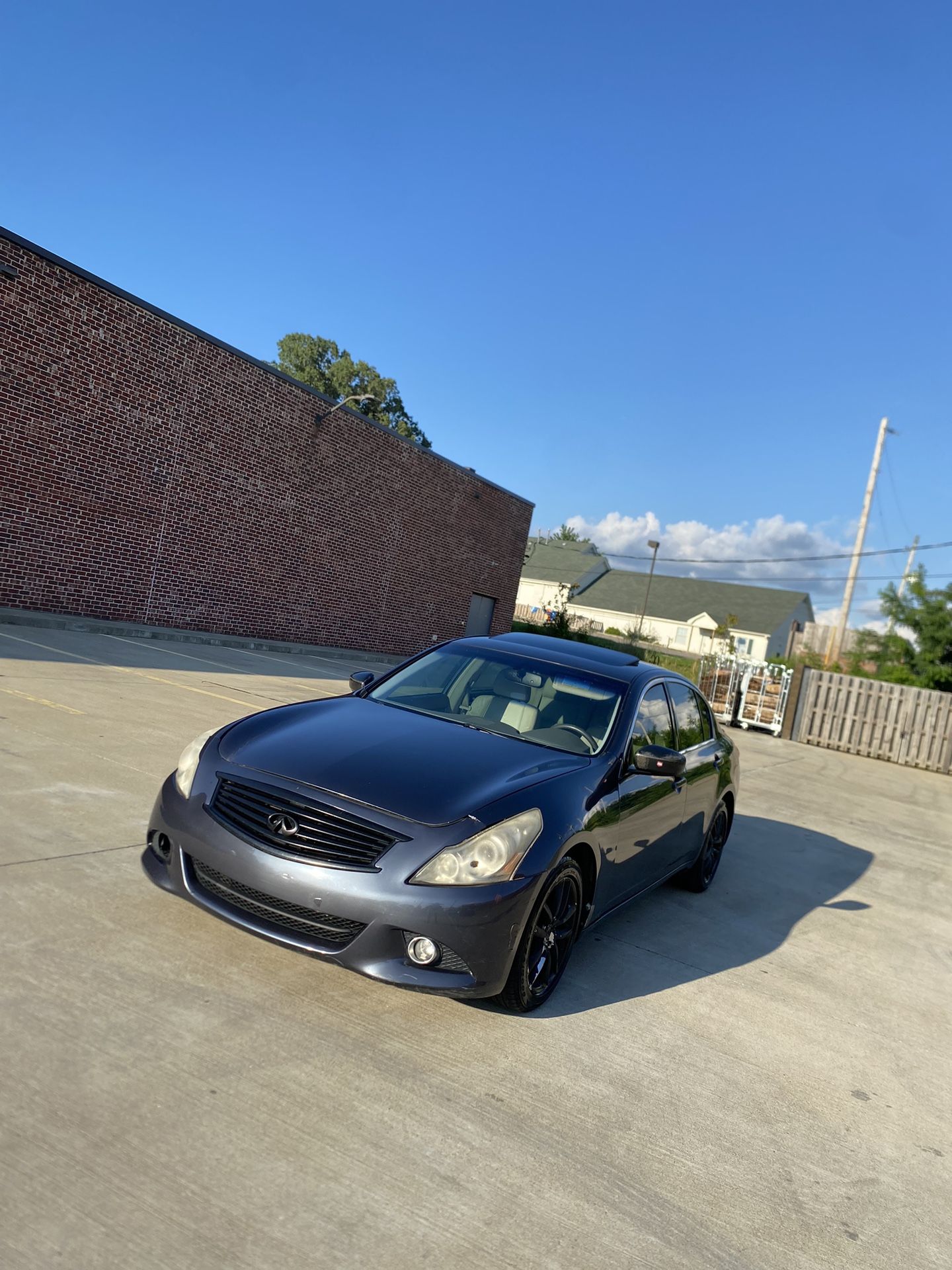 2012 Infiniti G37